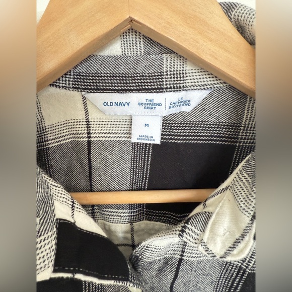 Old Navy Black and White Plaid Shirt - size medium - Picture 2 of 3